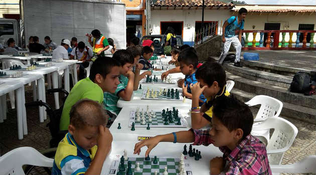 liga_ajedrez_niños_tarso2