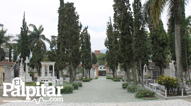 entrada_cementerio_sanpedro_elpalpitar1