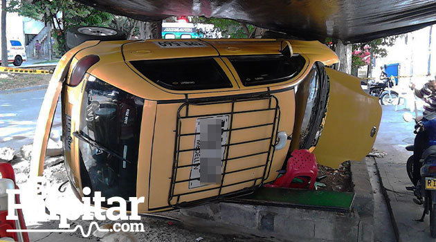 volcamiento_taxi_accidente3