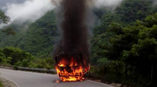 Bus quemado por farc.