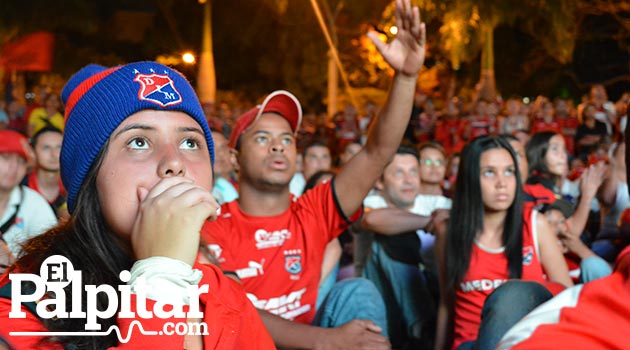 Hinchada-medellin3