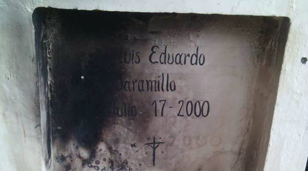tumbas_cementerio_cañasgordas5