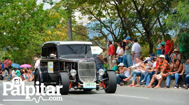 Desfile_Autos1_2015_El_Palpitar