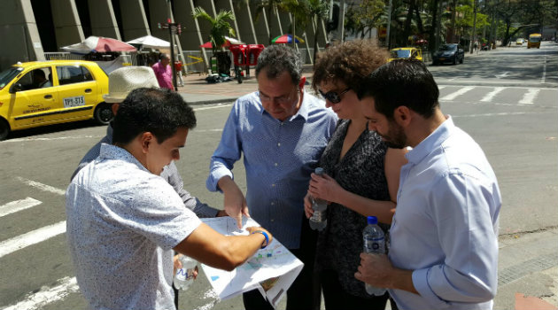 Recorrido por la Avenida La Playa. Foto: CORTESÍA