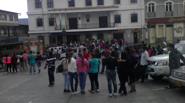 Habitantes de Sonsón protestaron por el creciente aumento en los casos de atraco y rechazaron este homicidio. Foto: CORTESÍA.