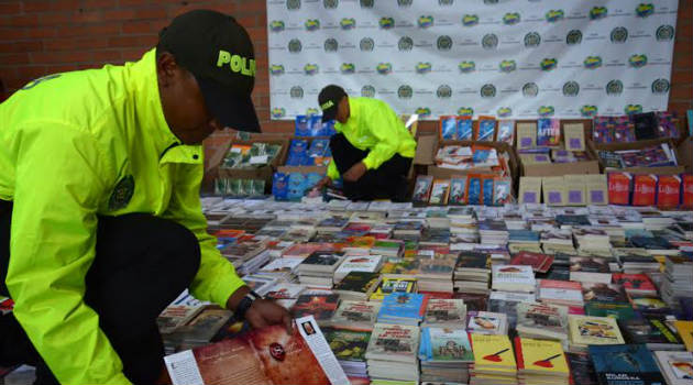 libros_piratas_policia