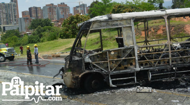 bus_quemado_metro_ataque3