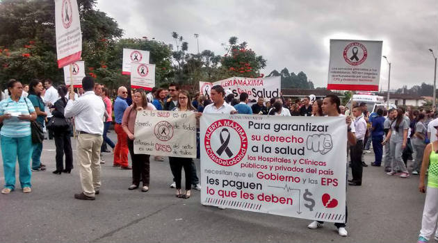 Las consignas de los manifestantes reclamaban protección al derecho fundamental a la salud. Foto: CORTESÍA