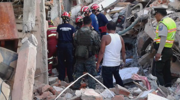 En Manta aumentan las labores para encontrar a los reportados como desaparecidos. foto: CORTESÍA @bessygranjaOK