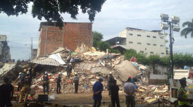 En Manta aumentan las labores para encontrar a los reportados como desaparecidos. foto: CORTESÍA @bessygranjaOK