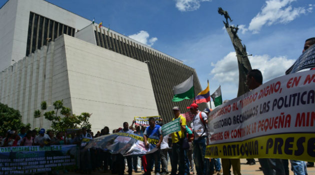 Minería_Represión2