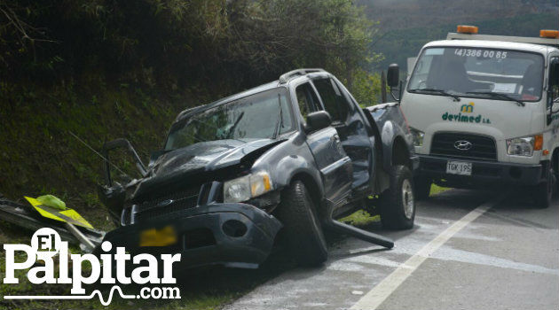Un muerto y dos heridos dejó este accidente presentado en Antioquia, en la auotpista Medellín - Bogotá.