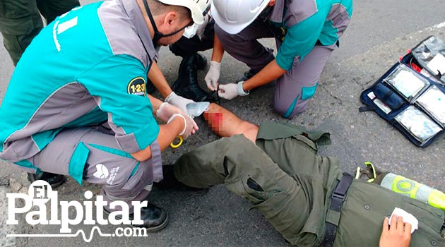 accidente_policia_herido_paramédicos