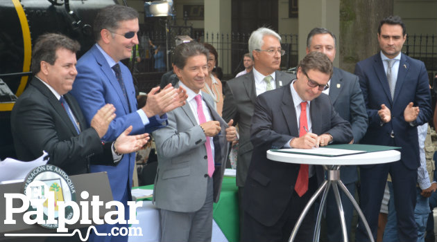 Firma_Ferrocarril_Antioquia_Palpitar3