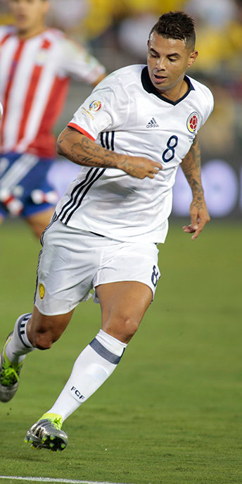 Edwin Cardona estaría ausente en este juego ante Chile y podría ser relevado por Dayro Moreno. Foto: CORTESÍA