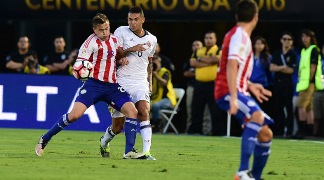 Edwir Cardona siempre aparece con destellos de su gran juego para darle la mano a Colombia. Foto: CORTESÍA