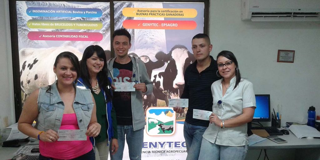 Coopertaivas_Entregaauxilios_El_Palpitar