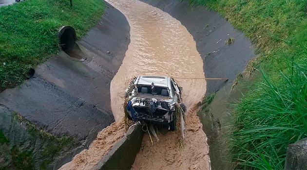 quebrada_carro